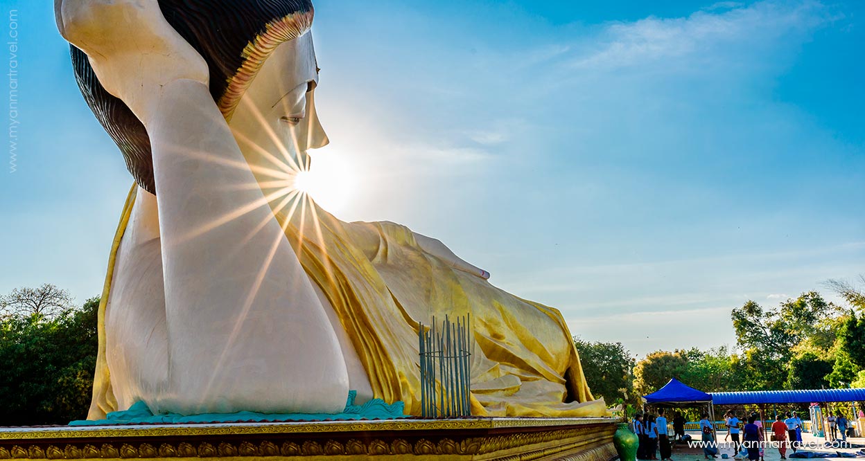 Myanmar-Bago-Shwethalyaung-and-the-Mon-style-Shwemawdaw-Pagoda-1